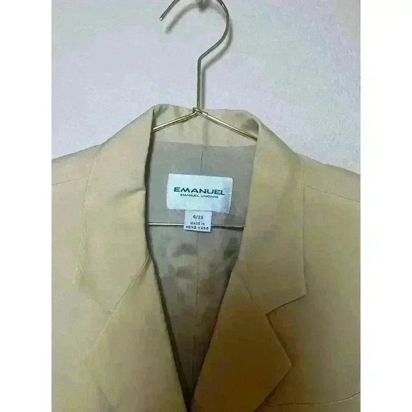 Emanuel ungaro woman’s blazer size 4/38 made of wool & silk with shoulder pads - Picture 4 of 7